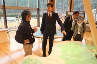 12/25 松山地方気象台の方々が視察されました。