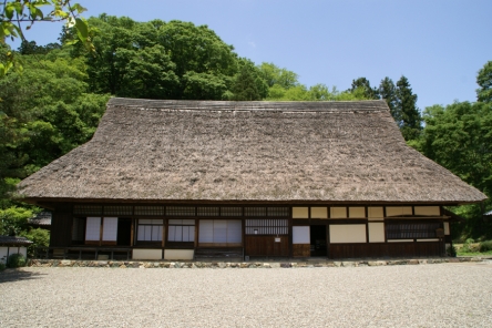 K7 惣川の地すべり地形と土居家